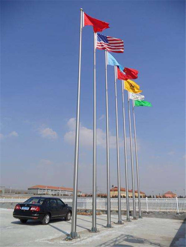 ���P���U